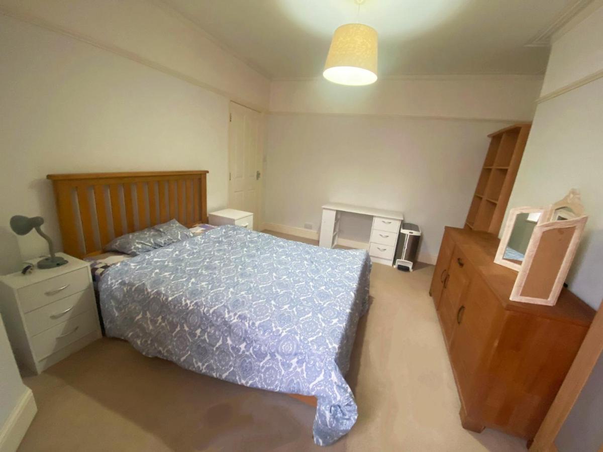 Apartamento Nharakat Mansion Southampton Exterior foto