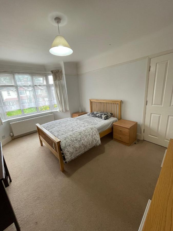 Apartamento Nharakat Mansion Southampton Exterior foto